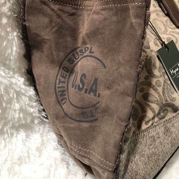 New MYRA bag weekender overnight upcycled cow print leather canvas beach diaper - Picture 6 of 15